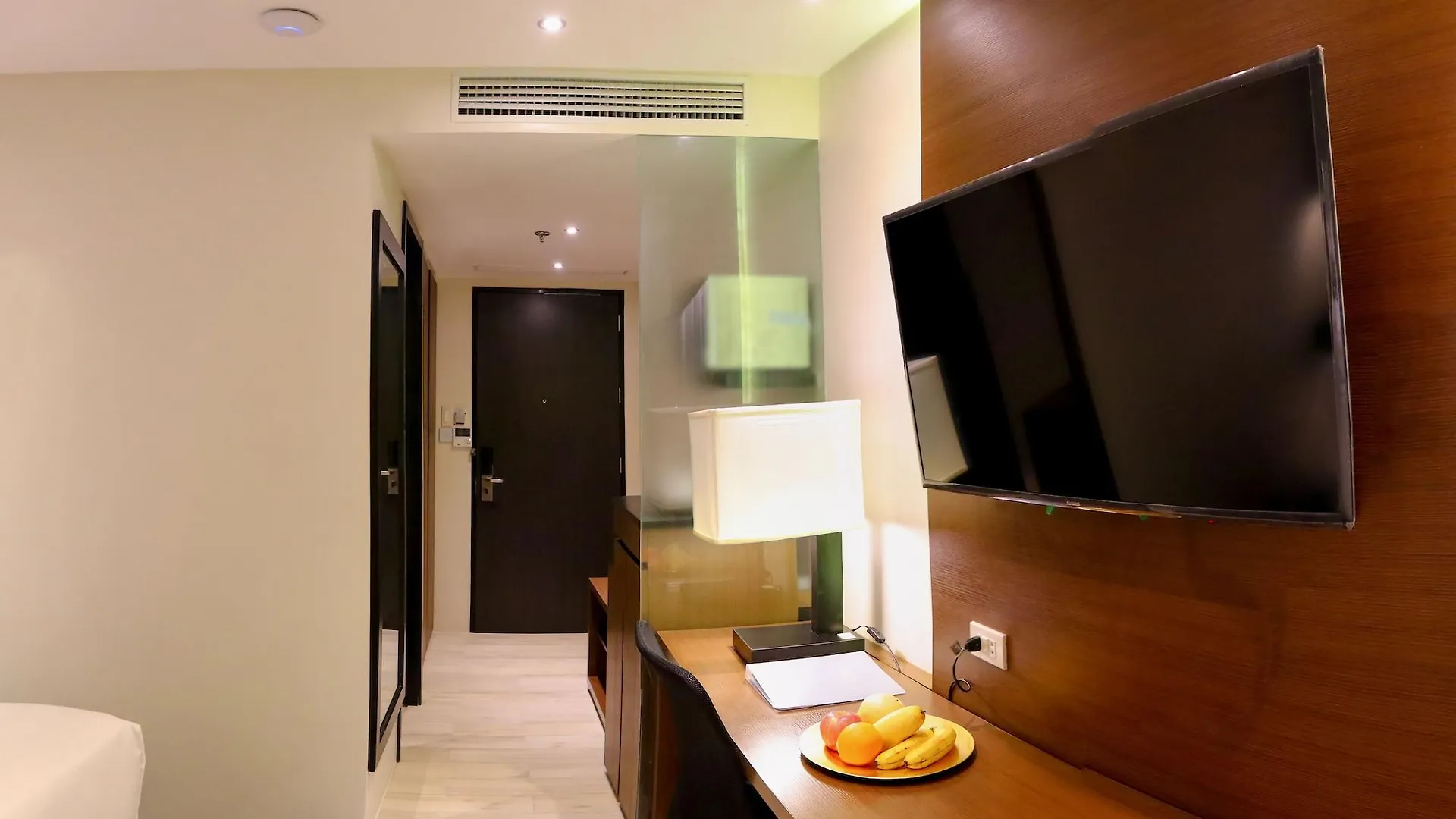 Coro Hotel Μακάτι 4*,